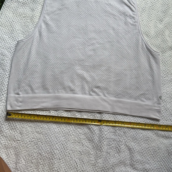 Lululemon Shirt Women’s White Breeze Muscle Tank II Perforated Breathable Logo - Picture 9 of 12